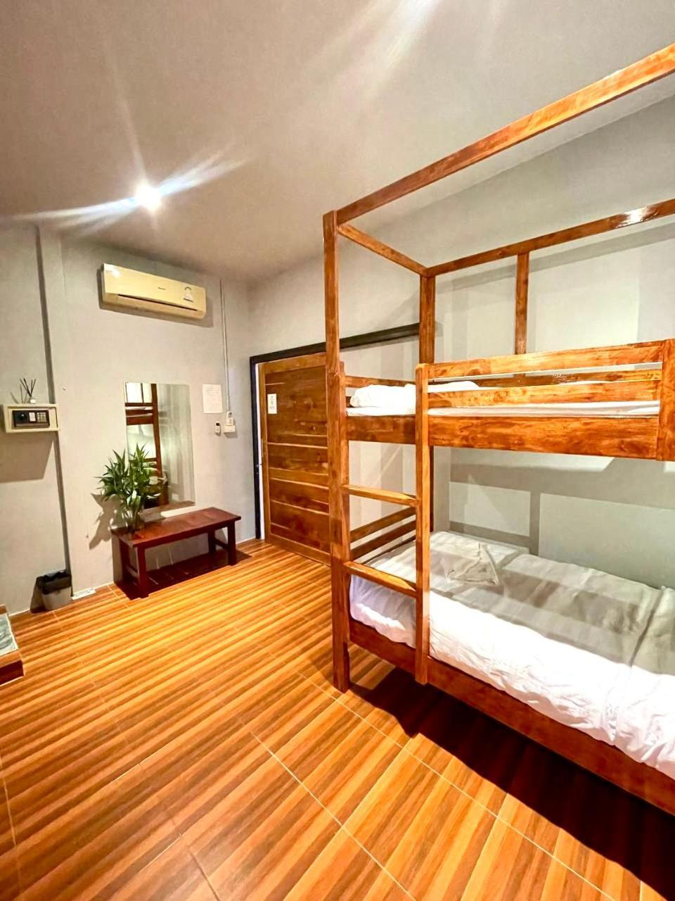 Propaganda Hostel 帕干岛 外观 照片