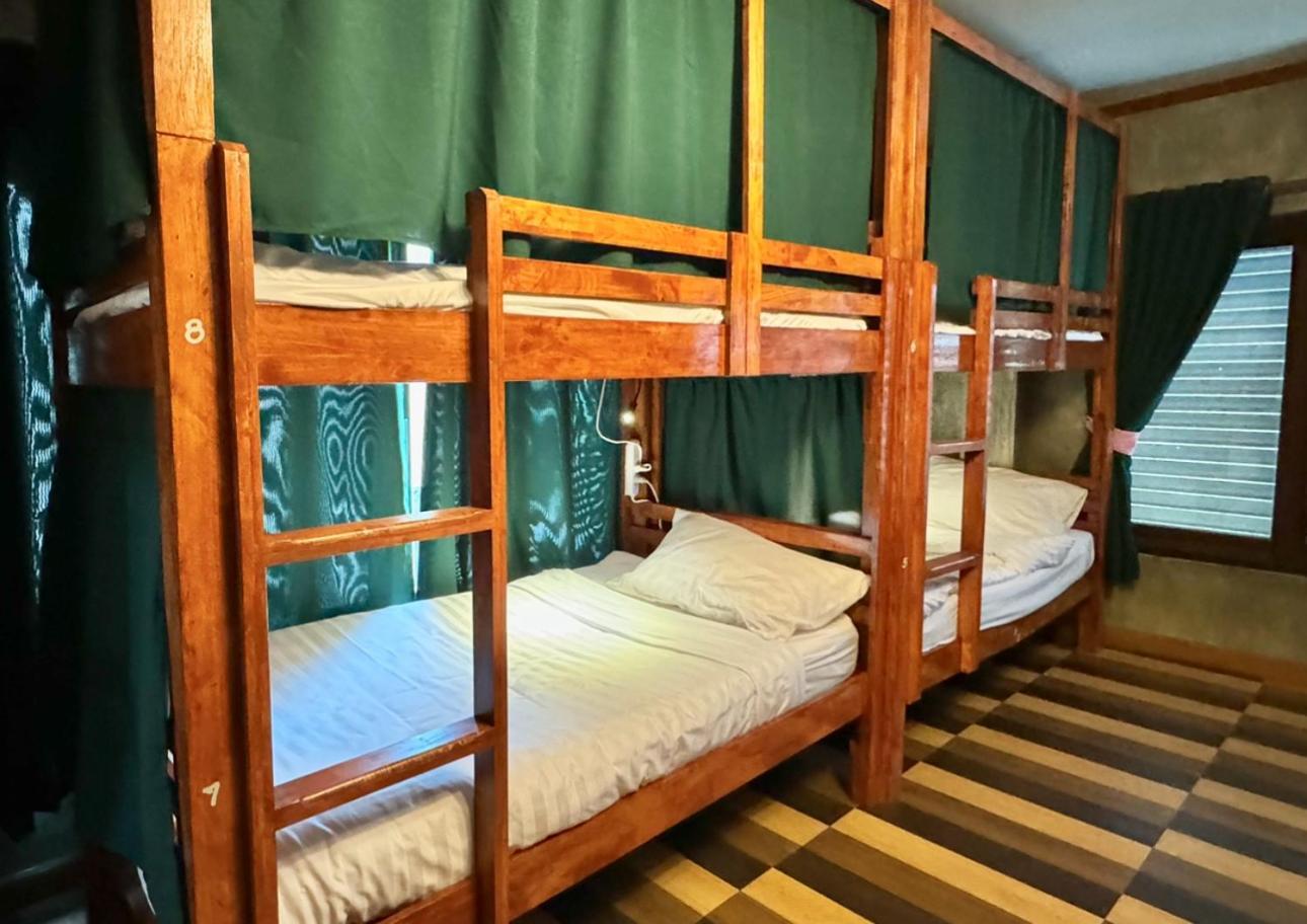 Propaganda Hostel 帕干岛 外观 照片